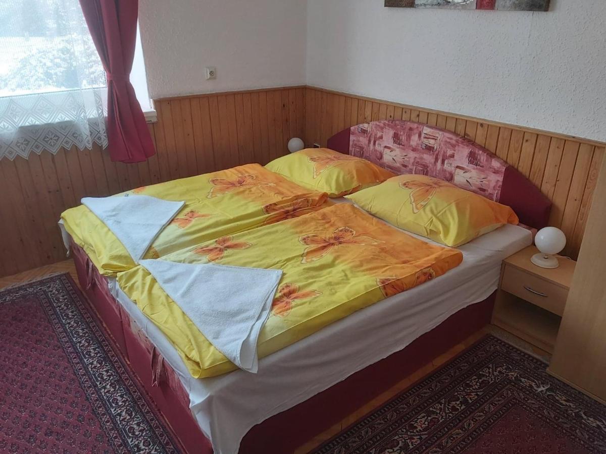 Hotel Penzion Fontána Náměšť nad Oslavou Esterno foto