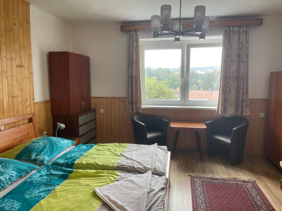 Hotel Penzion Fontána Náměšť nad Oslavou Esterno foto