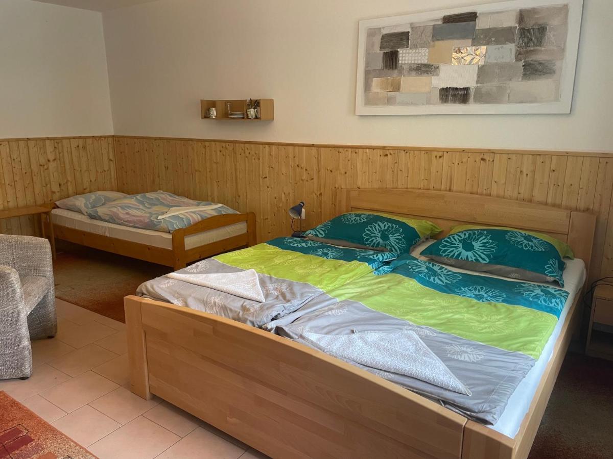 Hotel Penzion Fontána Náměšť nad Oslavou Esterno foto