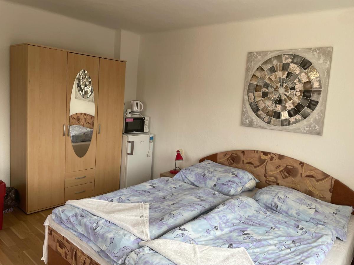 Hotel Penzion Fontána Náměšť nad Oslavou Esterno foto
