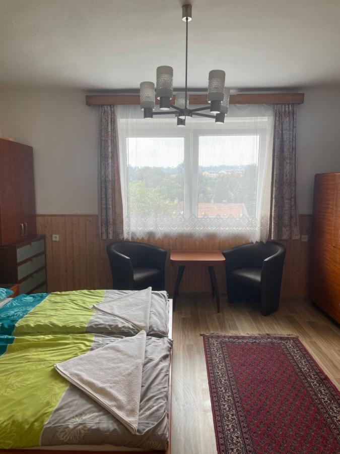 Hotel Penzion Fontána Náměšť nad Oslavou Esterno foto